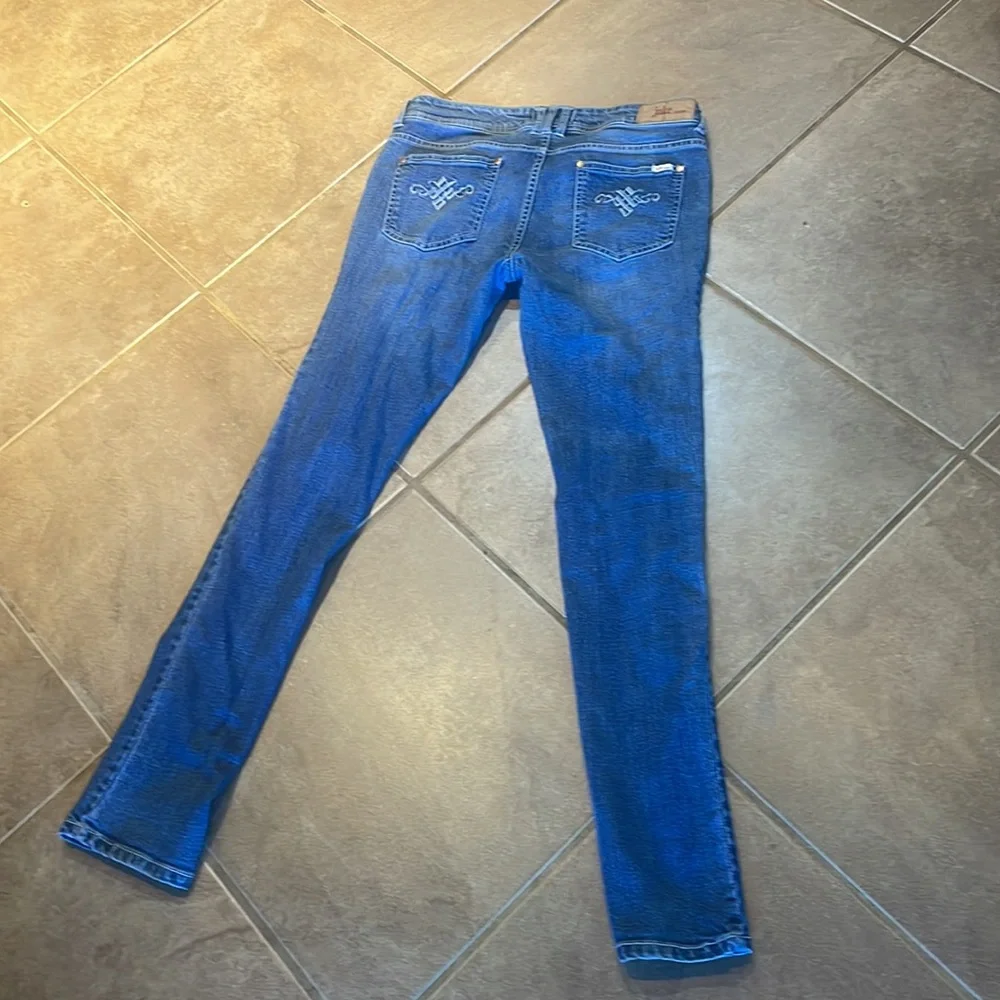Jake Allie shredded Jeans!  11